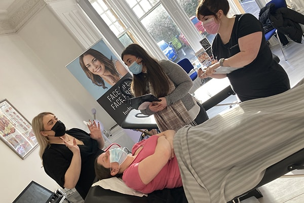 Award in Education and Training (AET) - Flexible Dates